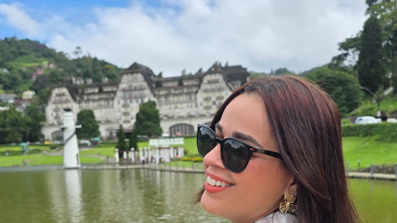 Maysa Neto ouve antes de tocar no cabelo: como funciona a "terapia capilar" do M.flo em Guarapari